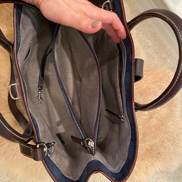 Dooney & Bourke large bag great travel - Picture 2 of 8